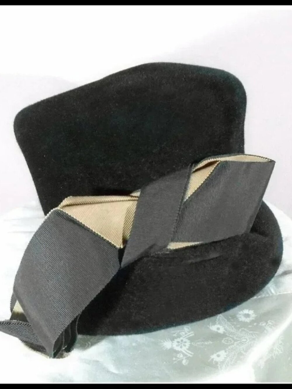 Vintage Cloche Hat + HATBOX Deluxe Velour Fur Felt Jazz Age Flapper - Picture 6 of 11